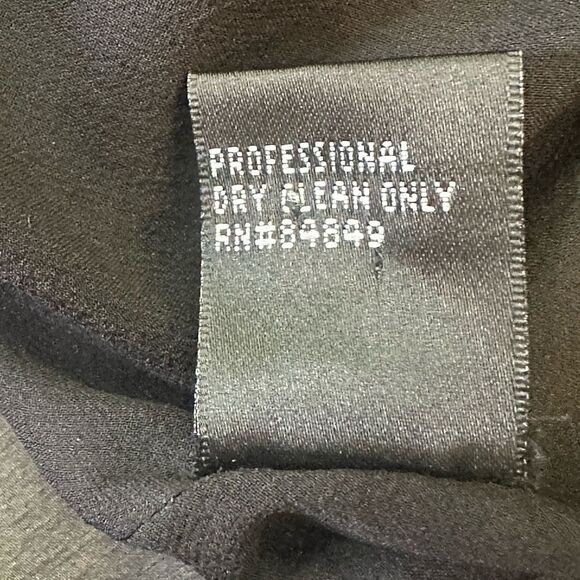 Carmen Marc Valvo Black & White Evening Gown - Picture 9 of 9